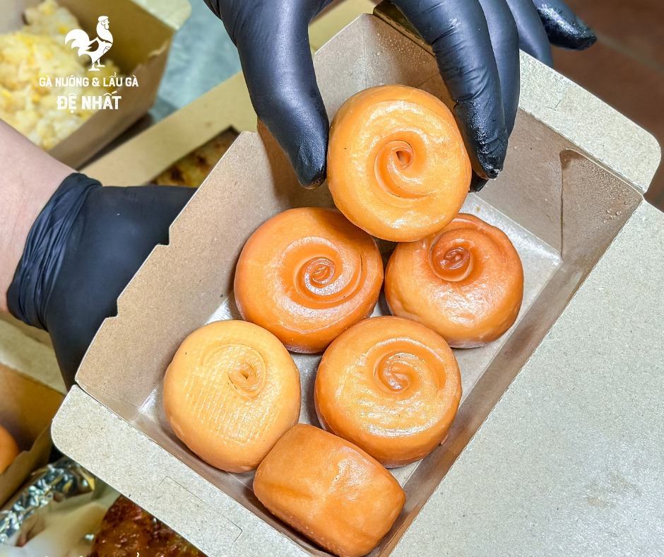 Bánh Bao chiên Thọ Phát Tại Gà Nướng Đệ Nhất chi nhánh 101 Rạch Bùng Binh, Quận 3
