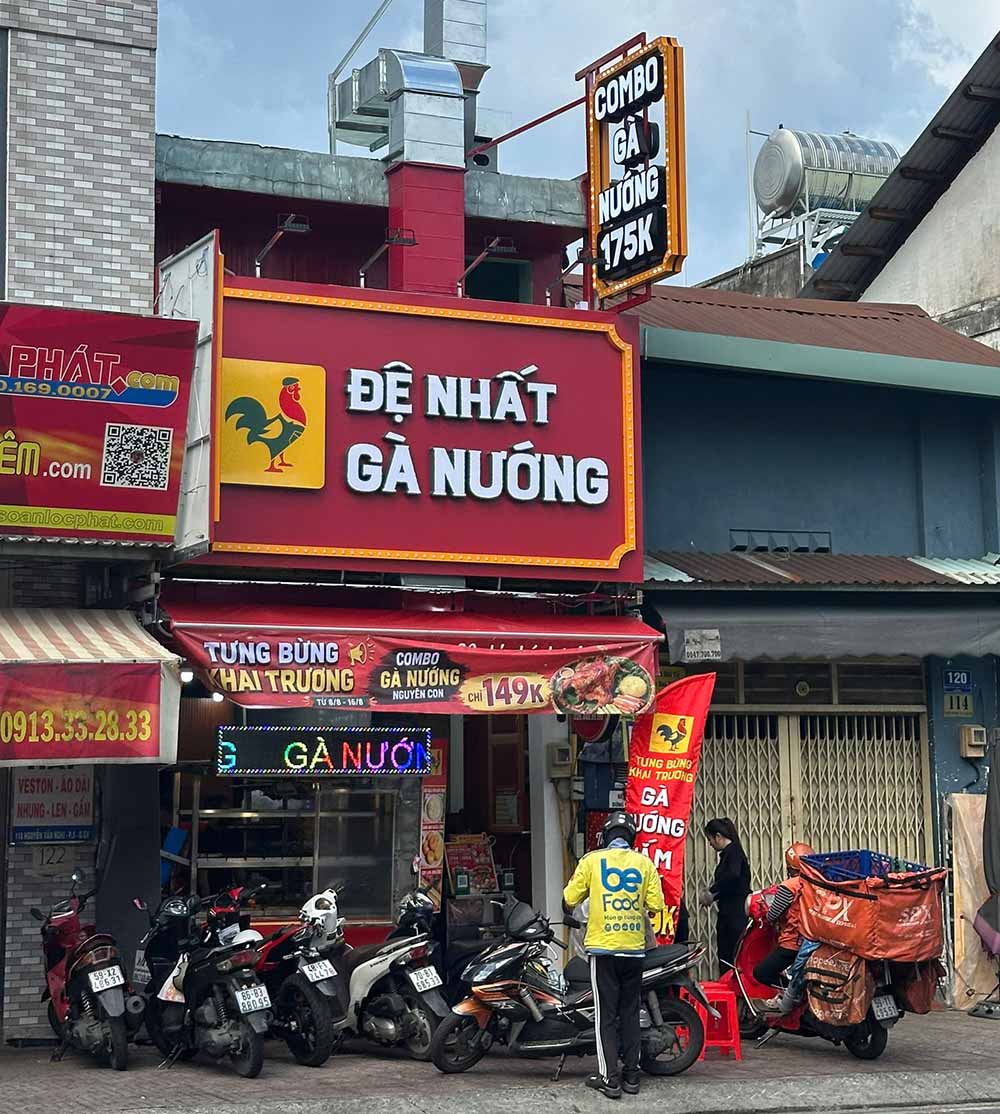 Mặt tiền Đệ Nhất Gà Nướng 122 Nguyễn Văn Nghi