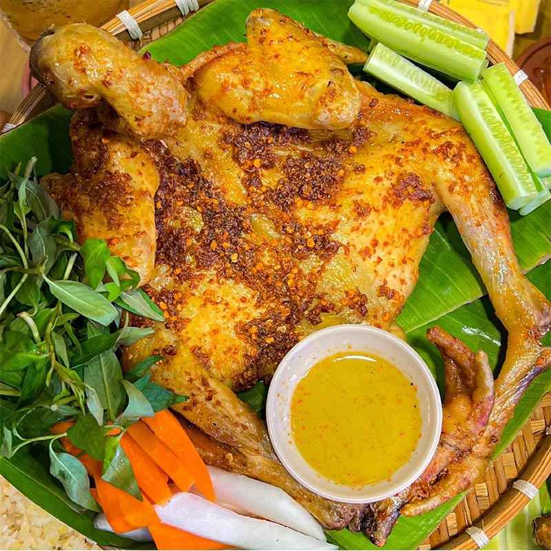 GÀ NƯỚNG MUỐI ỚT (VỪA) + XÔI/BÁNH BAO