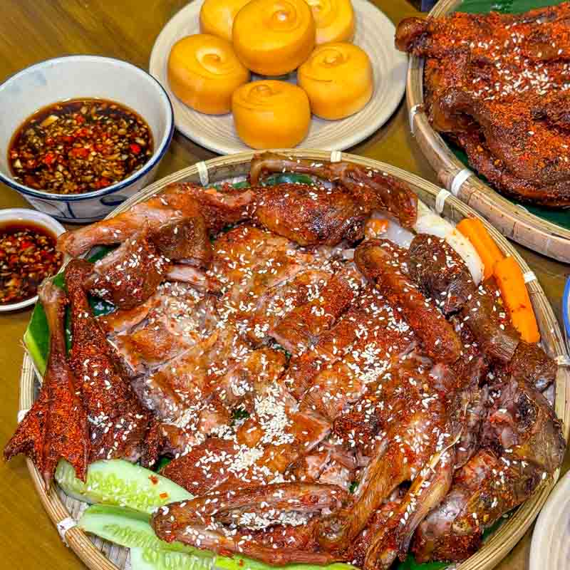 COMBO VỊT NƯỚNG THAN + XÔI/BÁNH BAO